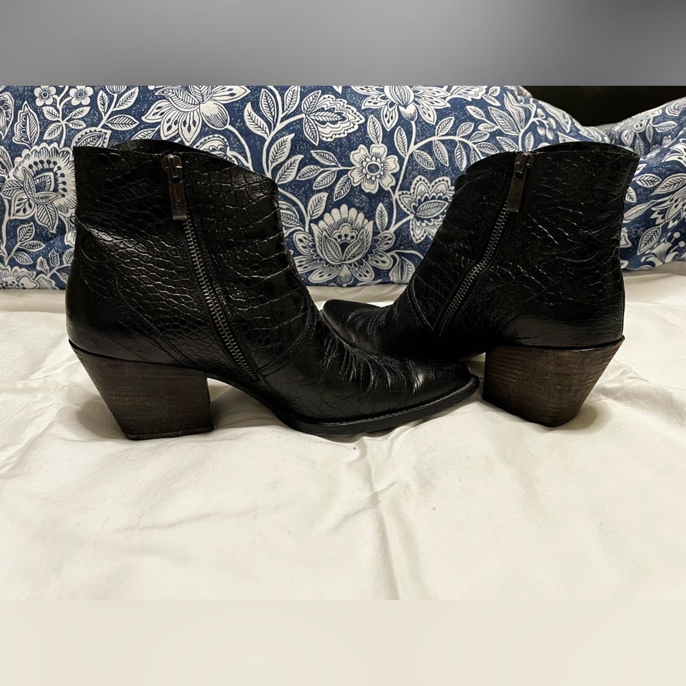 Paul Green, Black Croc-Embossed Ankle Boots - Picture 5 of 14